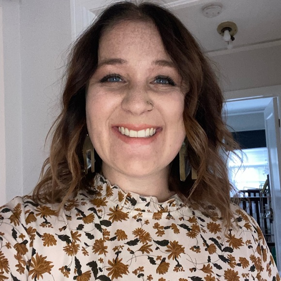 Meet your Posher, Michelle - Picture 1 of 1